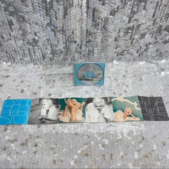 Madonna - Bedtime Stories - Picture 8 of 11